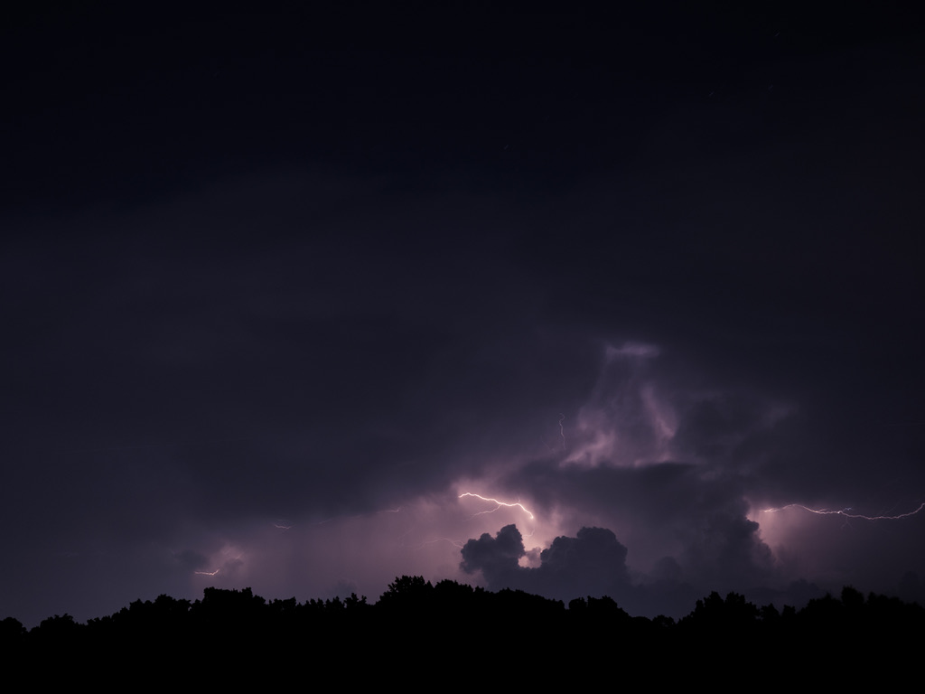 Lightning (闪电)